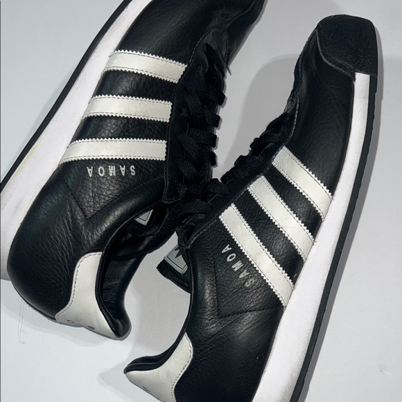 Vintage Adidas Classic Black and White Trainers - Picture 10 of 11